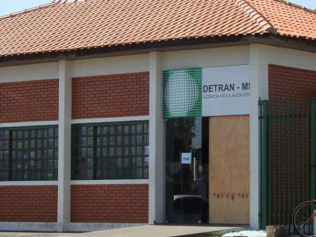 Rompimento de fibra &oacute;tica afeta servi&ccedil;os em 24 ag&ecirc;ncias do Detran