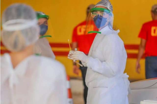 Na linha de frente, dificuldade agora &eacute; contratar profissionais da sa&uacute;de