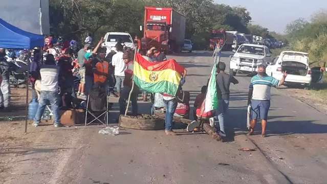 No 10&ordm; dia de protesto de bolivianos, fronteira &eacute; aberta parcialmente