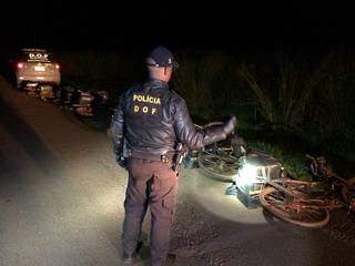 Donos fogem, mas abandonam bicicletas carregadas com meia tonelada de maconha