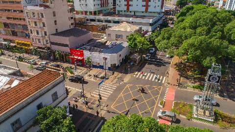 Decreto libera obras e lojas de constru&ccedil;&atilde;o, al&eacute;m de drive-thru em restaurante