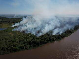 Foco de calor em Corumbá, município com mais casos do país (Foto: PMA/Divulgação)