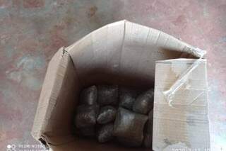 Dupla &eacute; presa em oficina que adaptava ve&iacute;culos para o transporte de drogas 