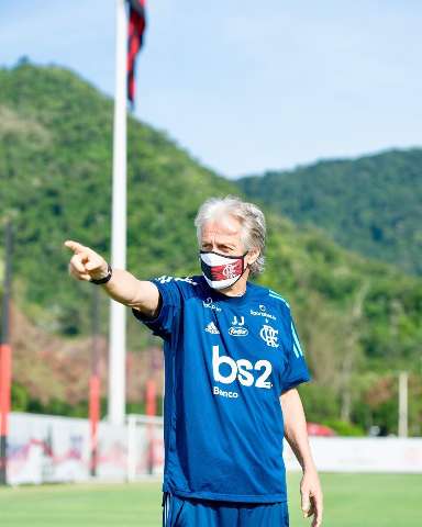 Flamengo anuncia sa&iacute;da do t&eacute;cnico Jorge Jesus