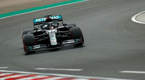 Lewis Hamilton faz melhor volta e larga na frente no GP da Hungria de Fórmula 1