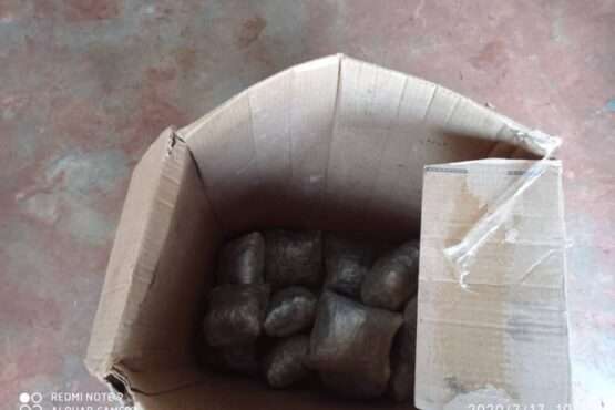 Dupla &eacute; presa em oficina que adaptava ve&iacute;culos para o transporte de drogas 