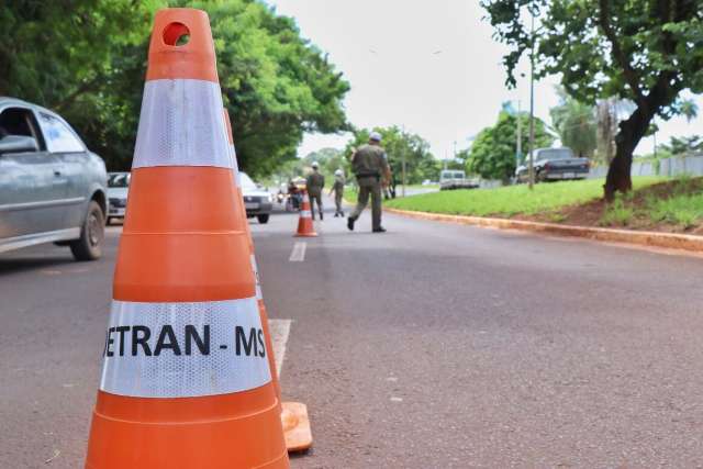 Em fim de semana com toque de recolher r&iacute;gido, 4 s&atilde;o presos por dirigir b&ecirc;bado
