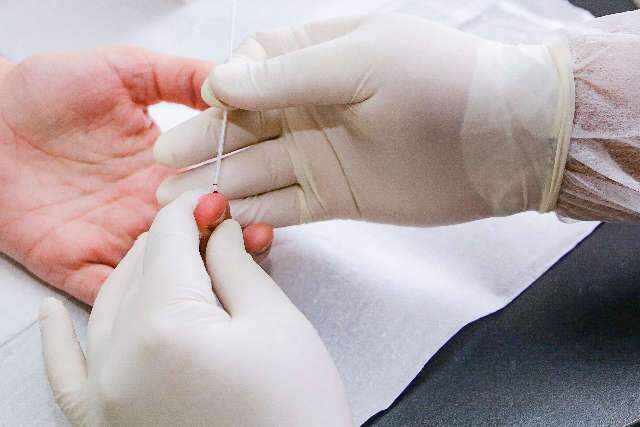 Sintomas por pelo menos 7 dias ser&aacute; crit&eacute;rio para testar nas unidades de sa&uacute;de