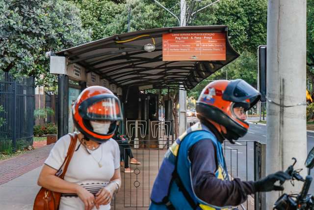 Com paralisa&ccedil;&atilde;o dos &ocirc;nibus, corrida de aplicativo foi op&ccedil;&atilde;o para n&atilde;o se atrasar 