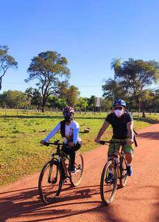 Em Bonito, o passeio de bike é um dos atratitvos ao ar livre com a tendência de atrair mais turistas neste início de retomada (Foto: Allan Velcic/Divulgação)