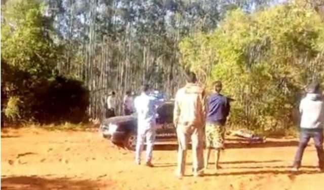 Homem &eacute; achado morto com ferimentos na cabe&ccedil;a em estrada vicinal 