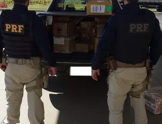 PRF apreende 1,6 mil pacotes de cigarros eletrônicos com dupla de São Paulo PRF apreende 1,6 mil pacotes de cigarros eletrônicos com dupla de São Paulo