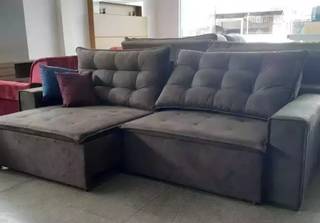 Modelo Stilo é gigante, com 2.75, retrátil, reclinável, com molas no assento e pillow top só 10X de R$ 219,90. (Foto: Divulgação)