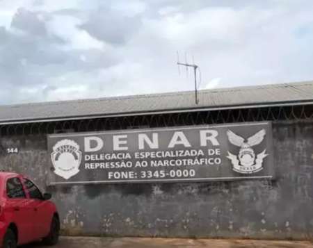 Dupla &eacute; presa com 723 kg de maconha em ch&aacute;cara no anel vi&aacute;rio