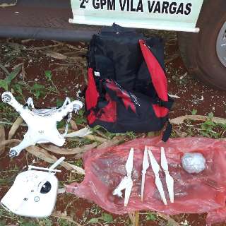 Drone usado para arremessar drogas na PED é encontrado em plantação de milho 