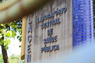 Laboratório Central do Estado, localizado em Campo Grande, vai ganhar novo bloco (Foto: Marcos Maluf/Arquivo)