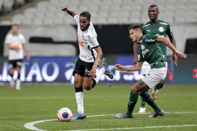 Com gol de Gil, Corinthians vence o Palmeiras por 1 a 0 em jogo sem p&uacute;blico