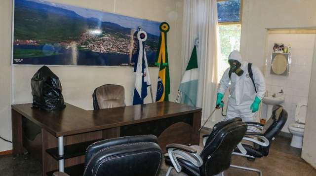 Prefeitura suspende atendimento para descontamina&ccedil;&atilde;o de pr&eacute;dio
