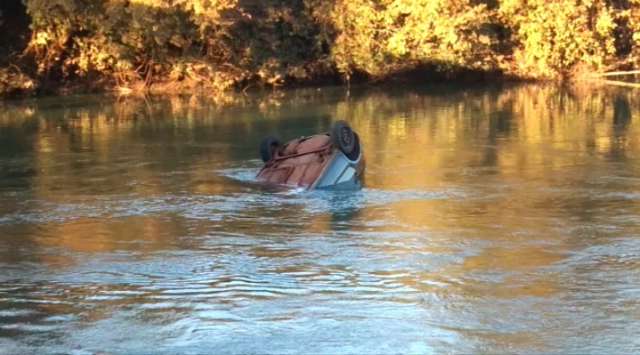 Homem morre ao cair com ve&iacute;culo de ponte em estrada vicinal 