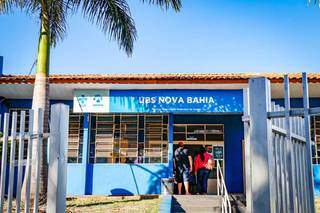 Fachada do posto de saúde no Bairro Nova Bahia, onde não há azitromicina disponível (Foto: Henrique Kawaminami)
