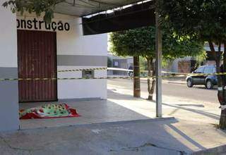 Cadáver foi abandonado em varanda de bar por Marcos André na madrugada de 2 para 3 de julho. (Foto: Kísie Ainoã)