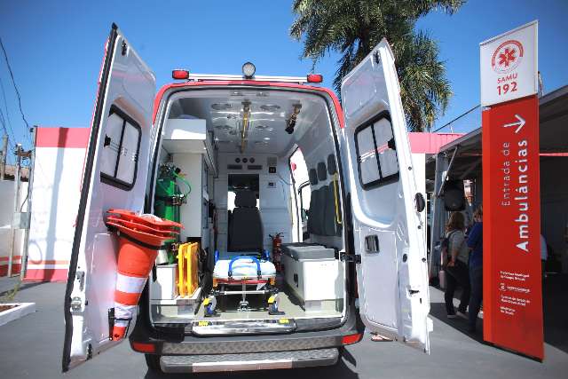 De folga, m&eacute;dico do Samu socorre vizinho de 3 anos de afogamento