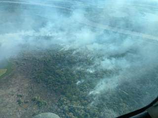 Pelo menos 300 mil hectares do Pantanal, em Corumbá, estão queimando. (Foto: Ibama/PrevFogo)