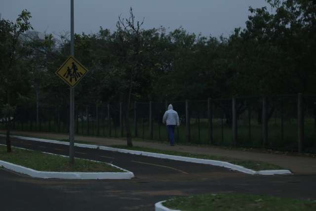 Ap&oacute;s calor&atilde;o, frente fria volta a MS e Campo Grande amanhece com 13&deg;C