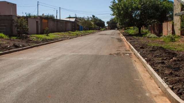 Com 3 meses de obras, 60% das ruas do Santa Luzia j&aacute; est&atilde;o asfaltadas