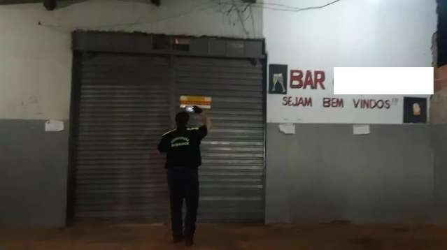 Um detido, bar lacrado e 4 conveni&ecirc;ncias fechadas no toque de recolher