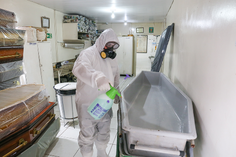 M&eacute;dia di&aacute;ria de mortes por covid-19 quadruplica em julho; em 26 dias, foram 229