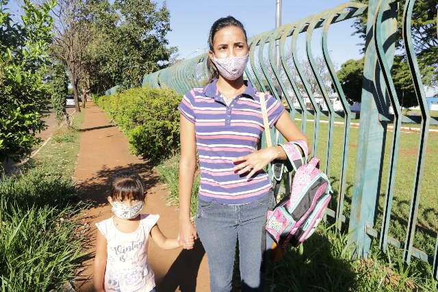 Sem ter com quem deixar os filhos, m&atilde;es recorrem a creches clandestinas