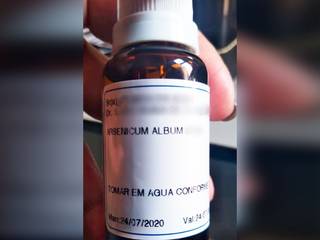 Remédio homeopático que foi prescrito para auxiliar no tratamento da covid (Foto/Divulgação)