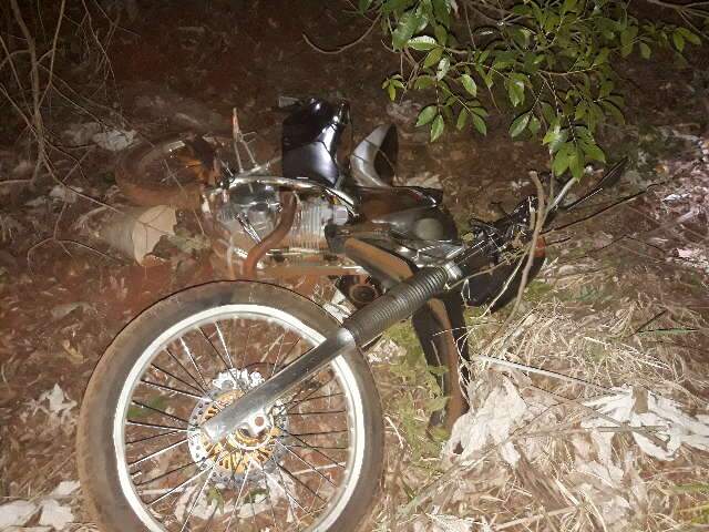 Jovem &eacute; encontrado morto ao lado de motocicleta &agrave;s margens BR-267