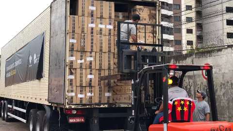 Opera&ccedil;&atilde;o &eacute; montada para destruir carga de cigarros avaliada em R$ 32,7 milh&otilde;es