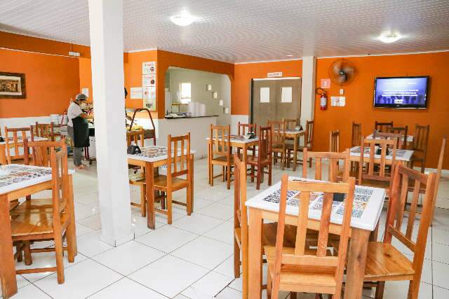 Toque de recolher muda para 21h no fim de semana e restaurantes v&atilde;o poder abrir