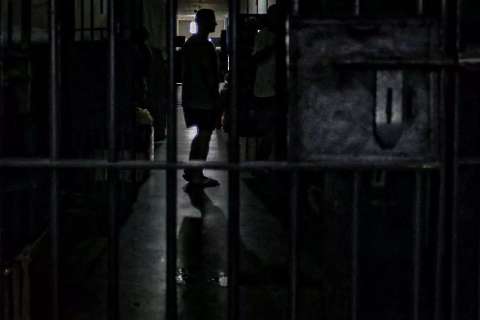 Teste detecta surto de covid no Instituto Penal e 37 presos são isolados