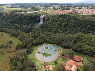 Vista do Parque Natural Municipal Salto do Sucuriú com a cidade de Costa Rica logo ao fundo (Foto: Victor Renato)