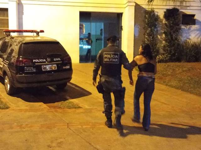 Traficante que usava tornozeleira &eacute; flagrada em bar em plena pandemia