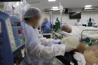 No início da semana, Santa Casa recorreu ao respirador manual para atender pacientes (Foto: Santa Casa/Divulgação)