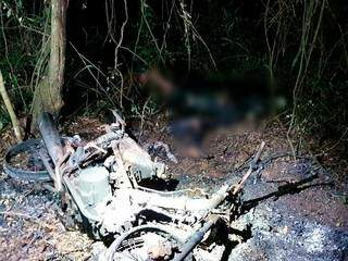 Corpo do técnico agrícola foi queimado ao lado da moto dele (Foto: Divulgação)