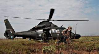Helicóptero usado no transporte dos militares. (Foto: Saul Schramm)