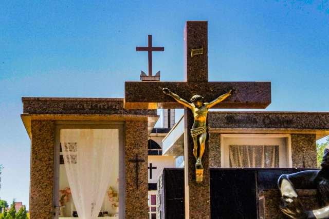 Capital fecha o dia com 10 mortes em 24h e mais 11 pacientes em UTIs