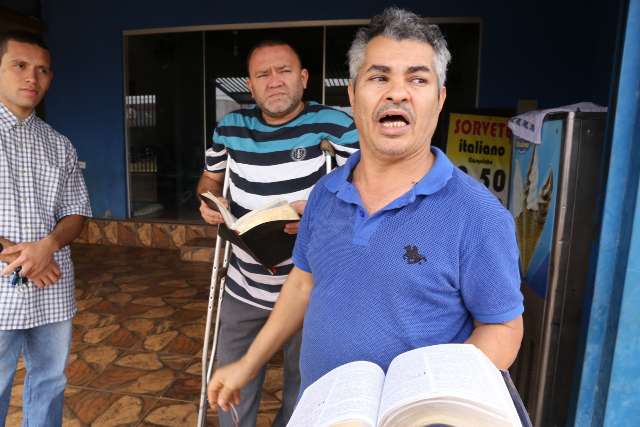 Pastor não fecha igreja: “Se continuar afrontando a casa de Deus, vão morrer"