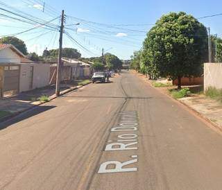 Furto ocorreu na Rua Rio Dourado. (Foto: Google Street View)