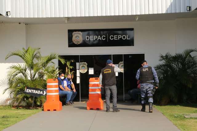 "Covid não existe, quem manda é Deus": pastor desacata equipe 