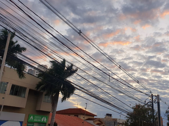 Dia ser&aacute; de tempo firme com calor de 37&ordm;C e umidade baixa durante a tarde 