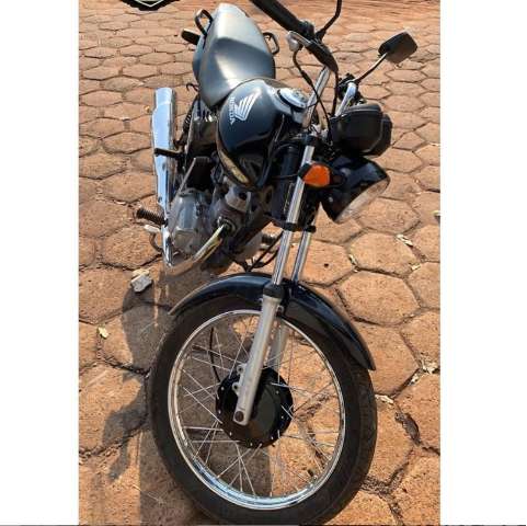 Ap&oacute;s an&uacute;ncio na internet, pol&iacute;cia encontra moto furtada e prende receptador