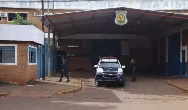 Presos serram grade na penitenci&aacute;ria de seguran&ccedil;a m&aacute;xima