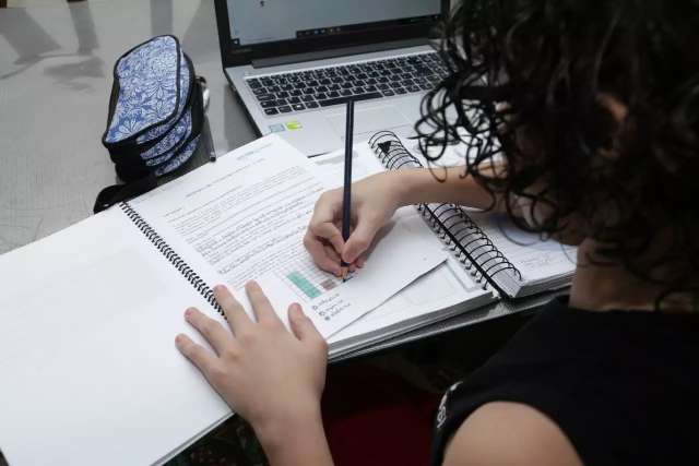 Desde que atenda crit&eacute;rios de biosseguran&ccedil;a, aula de refor&ccedil;o &eacute; permitida